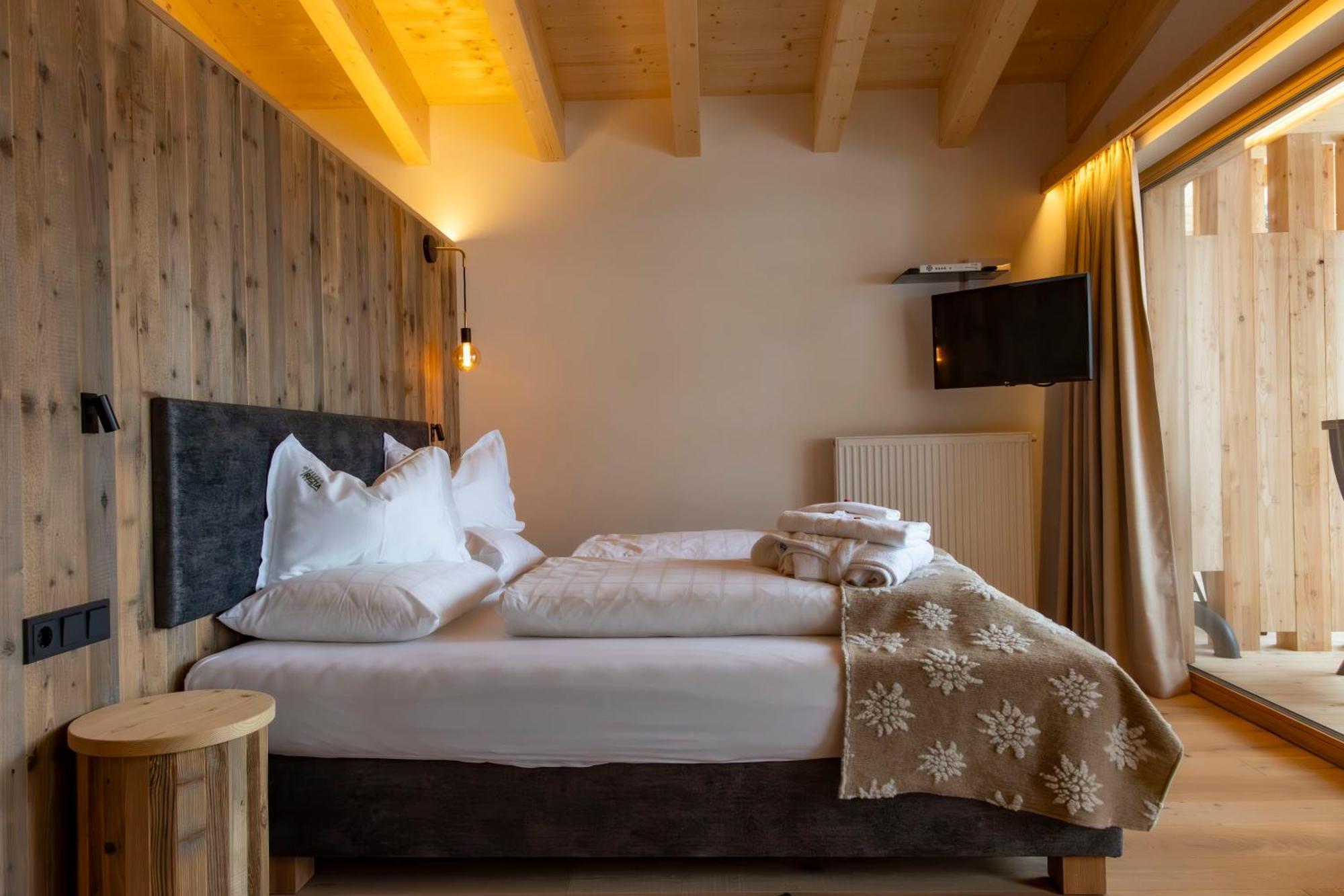 Hotel Rezia La Villa  Bagian luar foto
