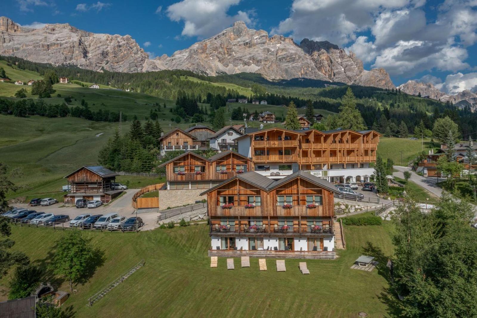 Hotel Rezia La Villa  Bagian luar foto