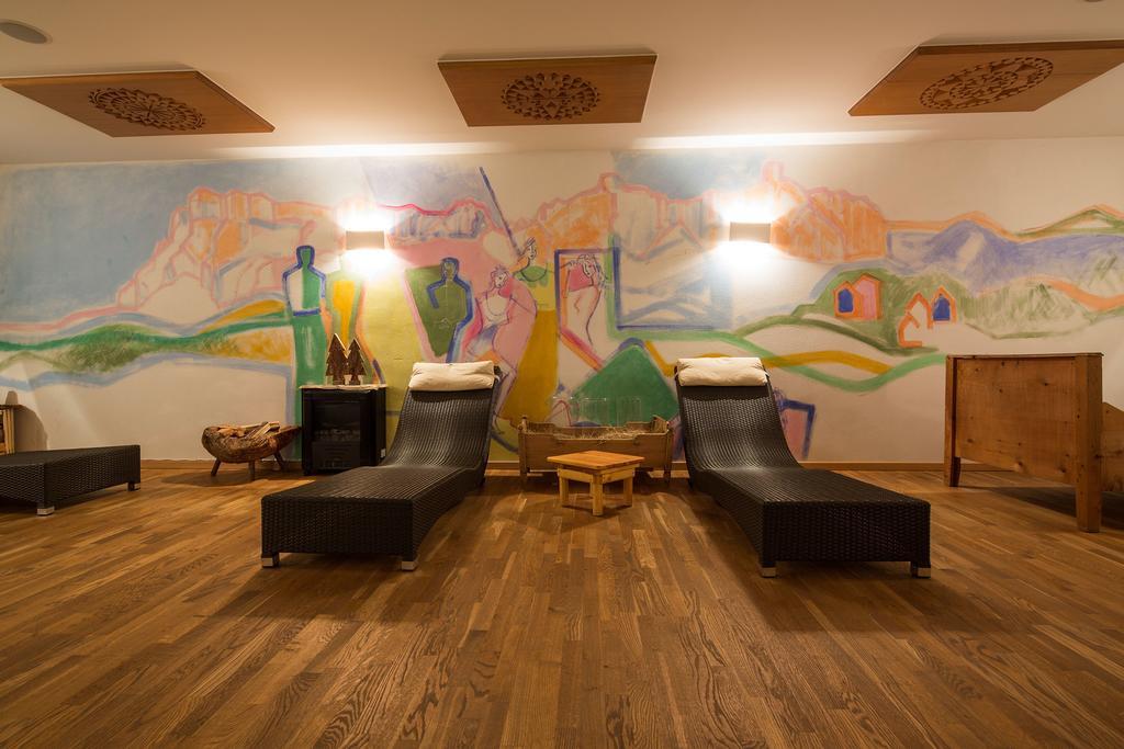 Hotel Rezia La Villa  Bagian luar foto