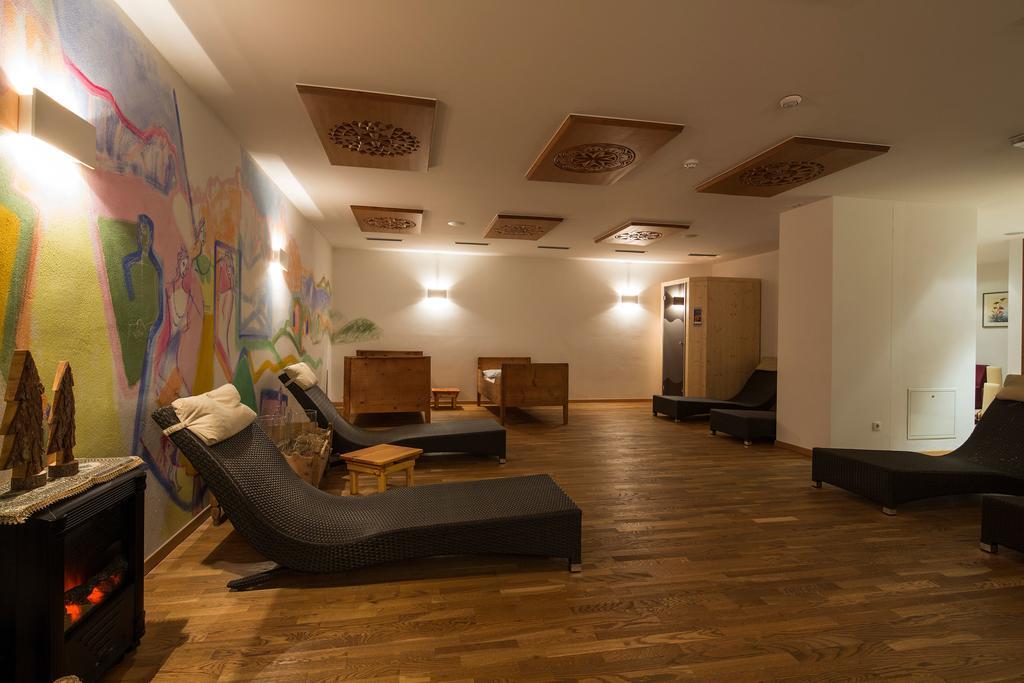 Hotel Rezia La Villa  Bagian luar foto