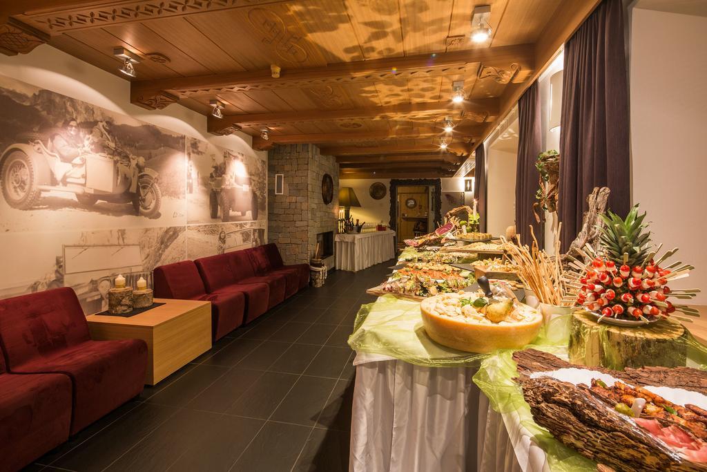 Hotel Rezia La Villa  Bagian luar foto