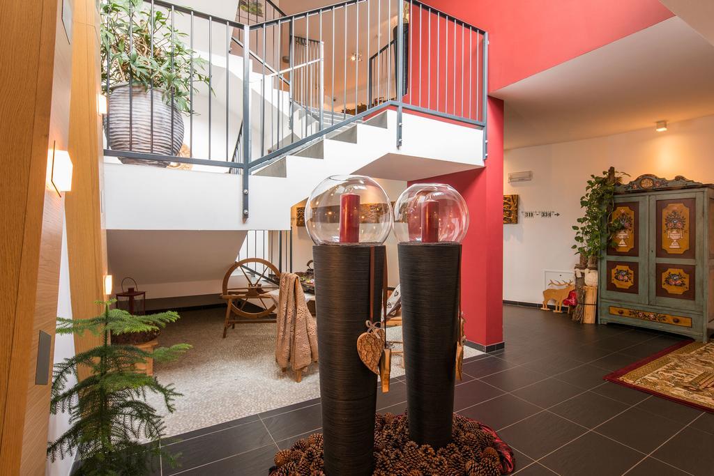 Hotel Rezia La Villa  Bagian luar foto