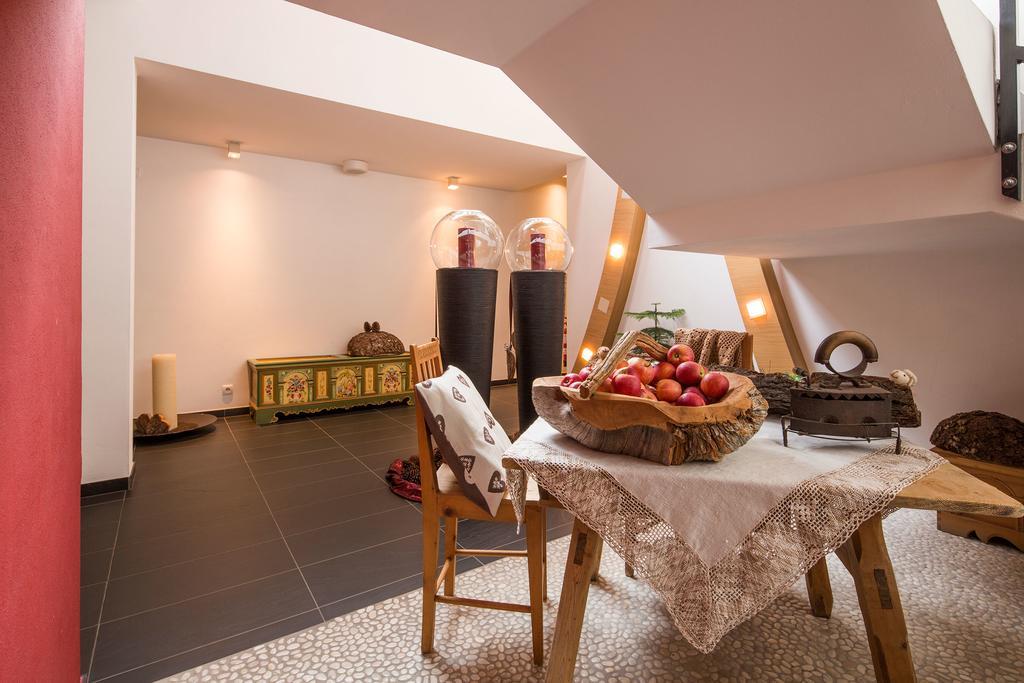 Hotel Rezia La Villa  Bagian luar foto