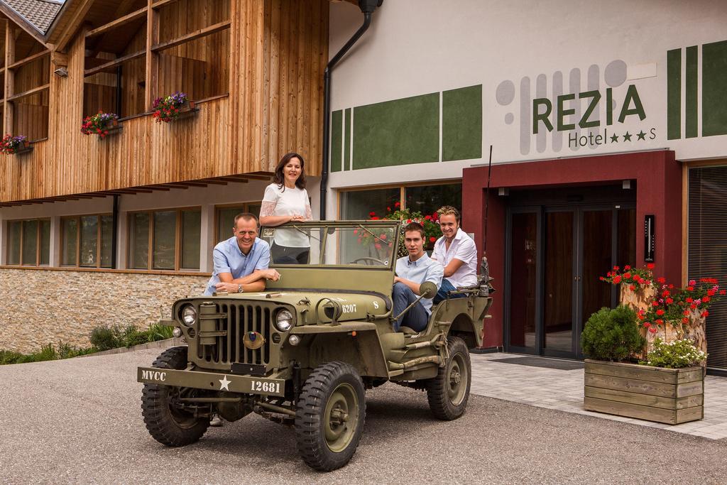 Hotel Rezia La Villa  Bagian luar foto