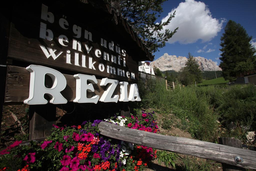 Hotel Rezia La Villa  Bagian luar foto