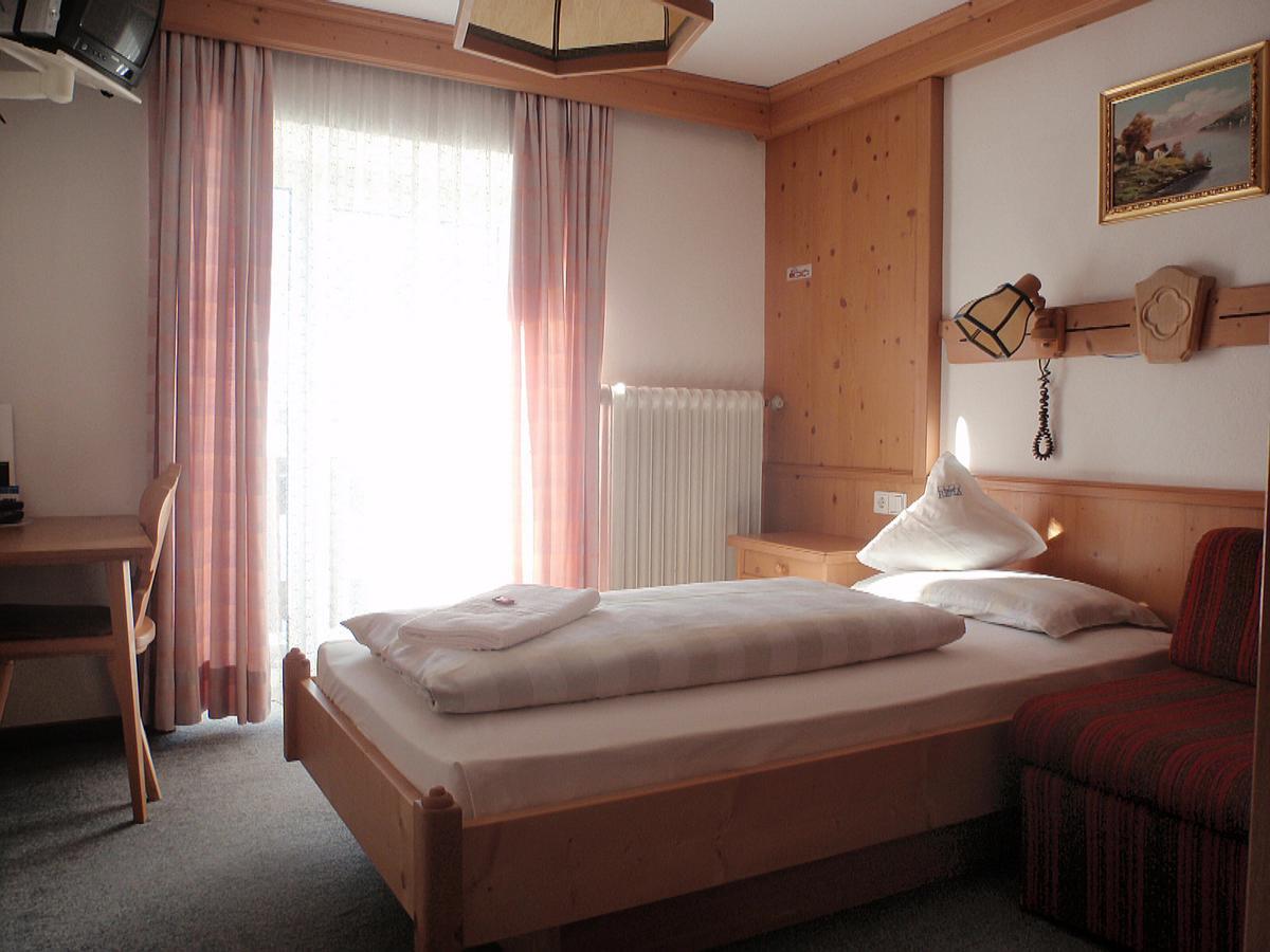 Hotel Rezia La Villa  Bagian luar foto